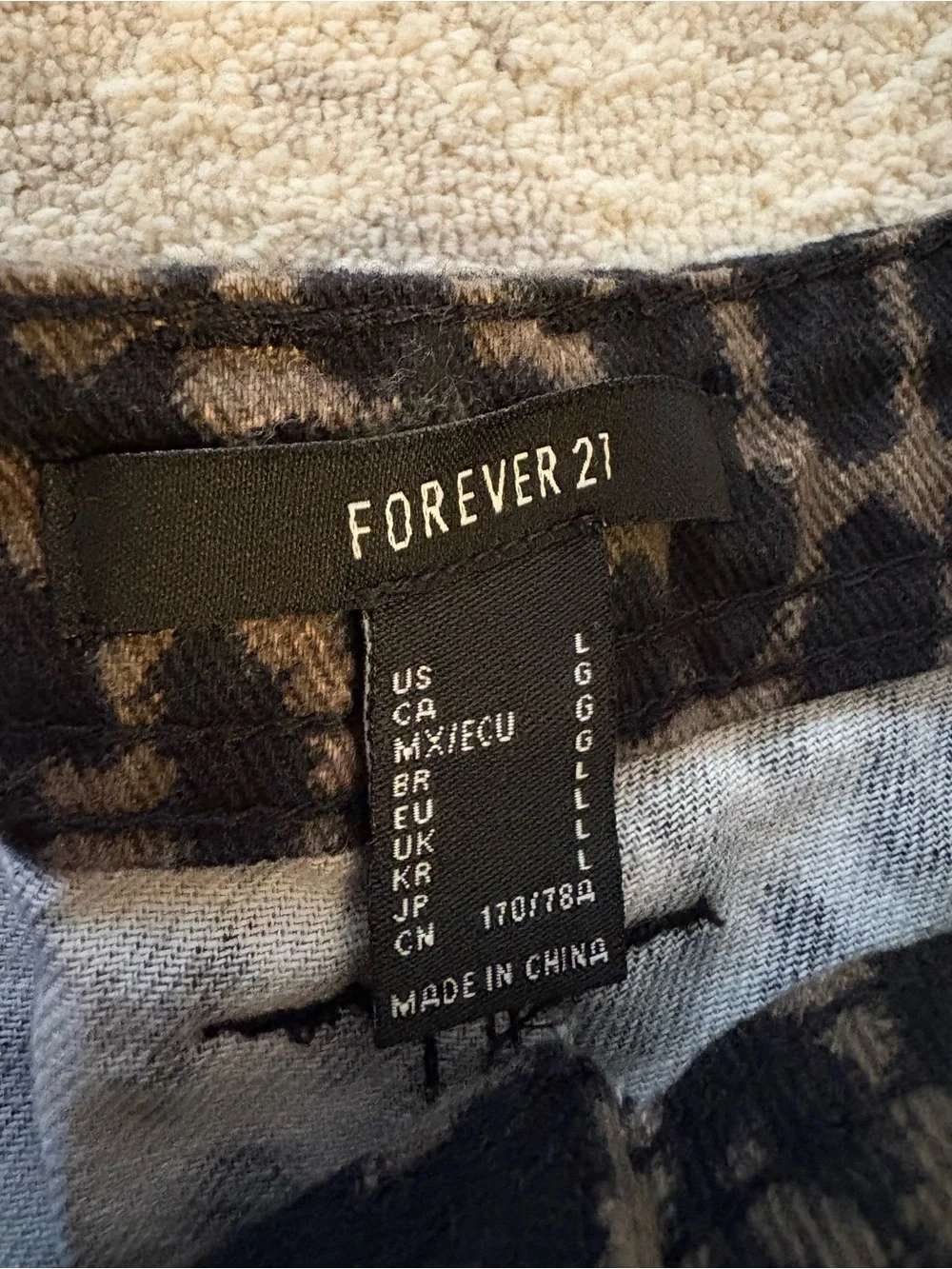 LEOPARD PRINT JEANS ๐๐๐ฑ - Picture 5 of 5